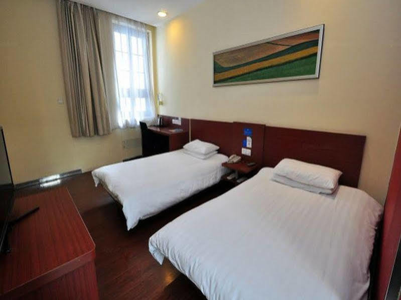 汉庭快捷沈阳铁西家具城点酒店 外观 照片